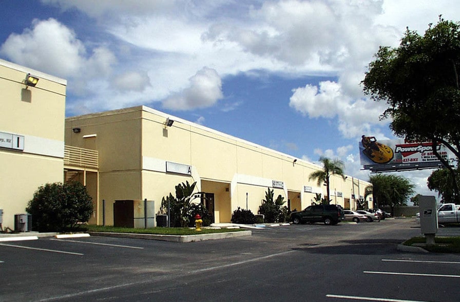 3750 Hacienda Blvd, Davie, FL for lease - Building Photo - Image 3 of 8