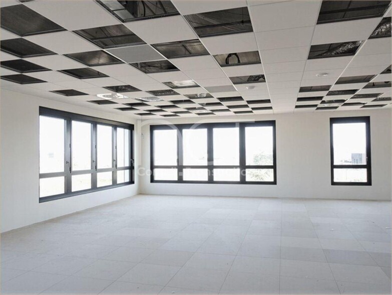 Office in Genas for lease - Interior Photo - Image 3 of 8