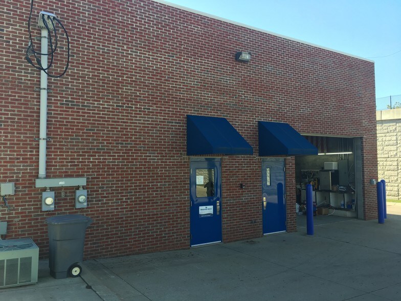 74 N Washington St, Oxford, MI à vendre - Photo du bâtiment - Image 3 de 24