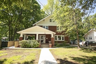 1348 E Cherry St, Springfield, MO for lease Building Photo- Image 1 of 31