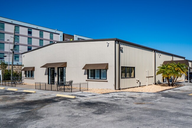 Plus de détails pour 4455 Ulmerton Rd, Clearwater, FL - Bureau, Industriel à louer