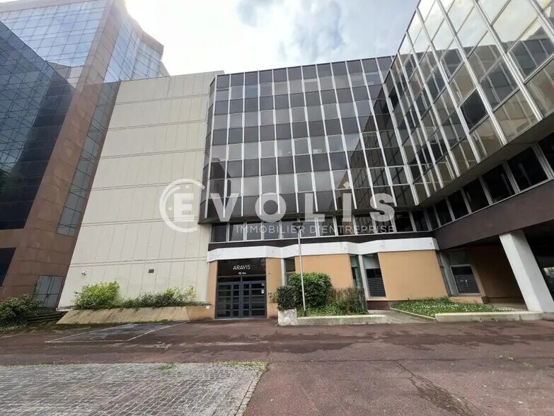 Bureau dans Fontenay-sous-Bois à louer - Photo du bâtiment - Image 1 de 10