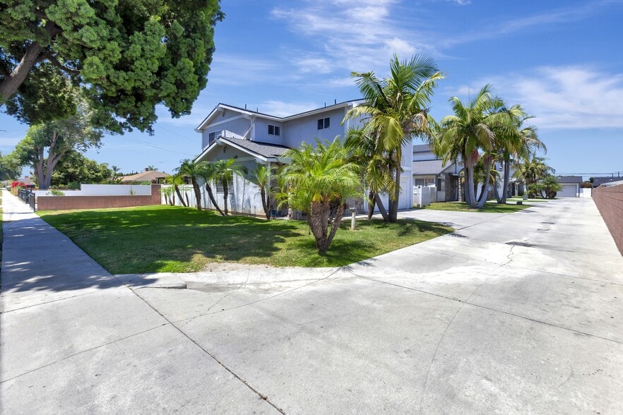 12731 Barlin Ave, Downey, CA for sale - Building Photo - Image 1 of 56