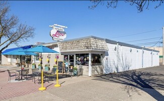 Plus de détails pour 2587 7th Ave E, North Saint Paul, MN - Vente au détail à vendre