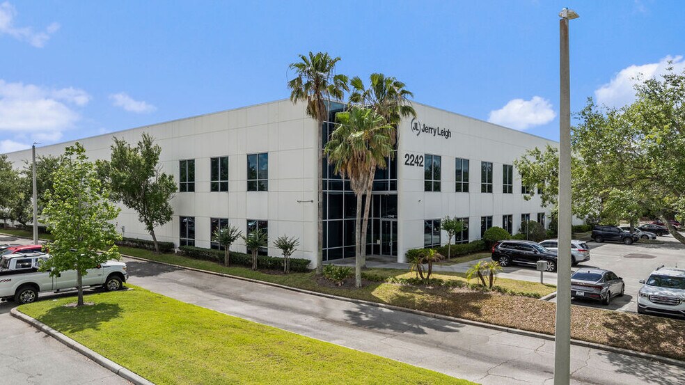 2242 W Taft Vineland Rd, Orlando, FL à vendre - Photo du bâtiment - Image 1 de 5