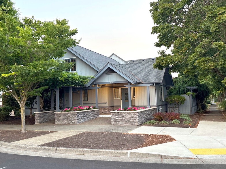 939 Elm St SW, Albany, OR for sale - Building Photo - Image 1 of 20