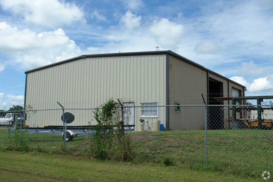 225 Boyd Rd, Fort Pierce, FL for lease - Primary Photo - Image 1 of 4