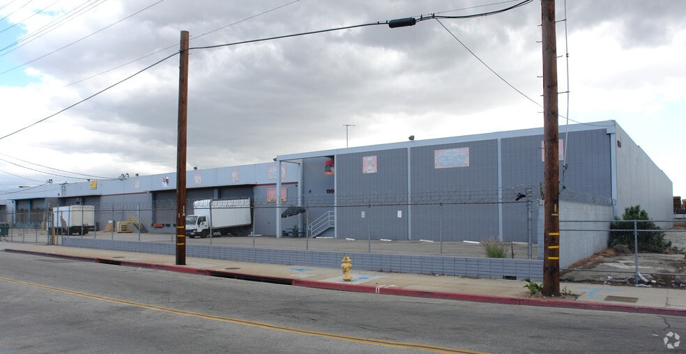 1900-1950 E 25th St, Vernon, CA à louer - Photo du bâtiment - Image 2 de 17