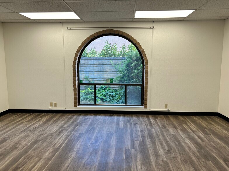 1310 Hollenbeck Ave, Sunnyvale, CA à louer - Photo du bâtiment - Image 3 de 9