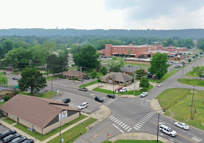 220 N Phoenix Ave, Russellville, AR for sale - Building Photo - Image 1 of 36