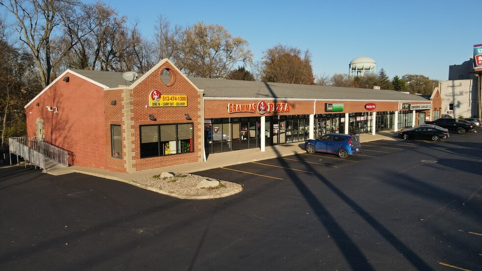 8310-8320 Beechmont Ave, Cincinnati, OH for lease - Building Photo - Image 2 of 5