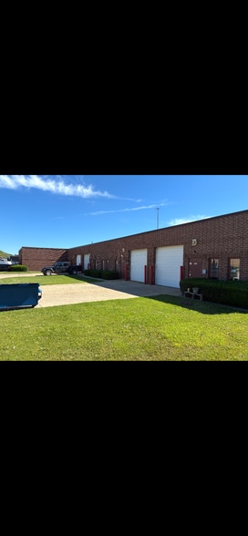 450-460 Dominic Ct, Franklin Park, Franklin Park, IL for lease - Building Photo - Image 3 of 3
