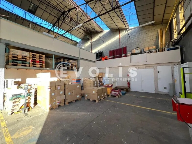 Bureau dans Villefranche-sur-Saône à louer - Photo du bâtiment - Image 3 de 15