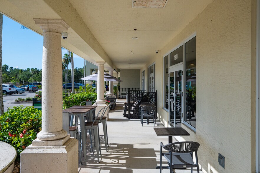 1905-1917 NW Federal Hwy, Stuart, FL à louer - Photo du bâtiment - Image 3 de 26