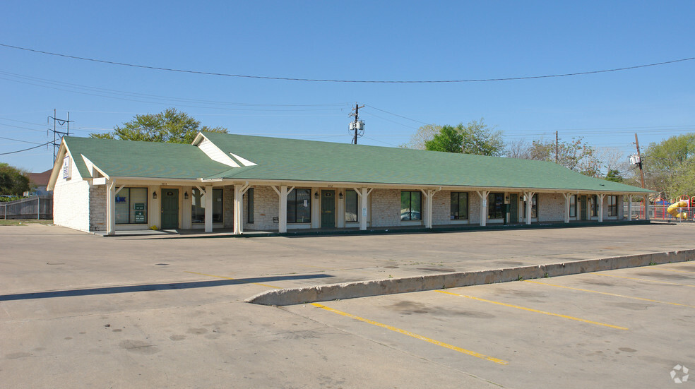 6104 S 1st St, Austin, TX à louer - Photo du bâtiment - Image 1 de 16