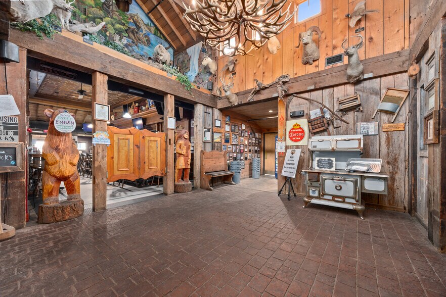 Second Generation Restaurants For Sale portefeuille de 2 propriétés à vendre sur LoopNet.ca - Photo intérieure - Image 3 de 27