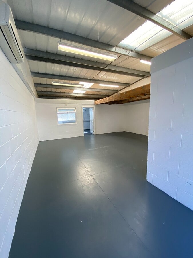 Coombswood Way, Halesowen, WMD B62 8BH - Unité 2 - - Photo intérieure - Image 1 of 5