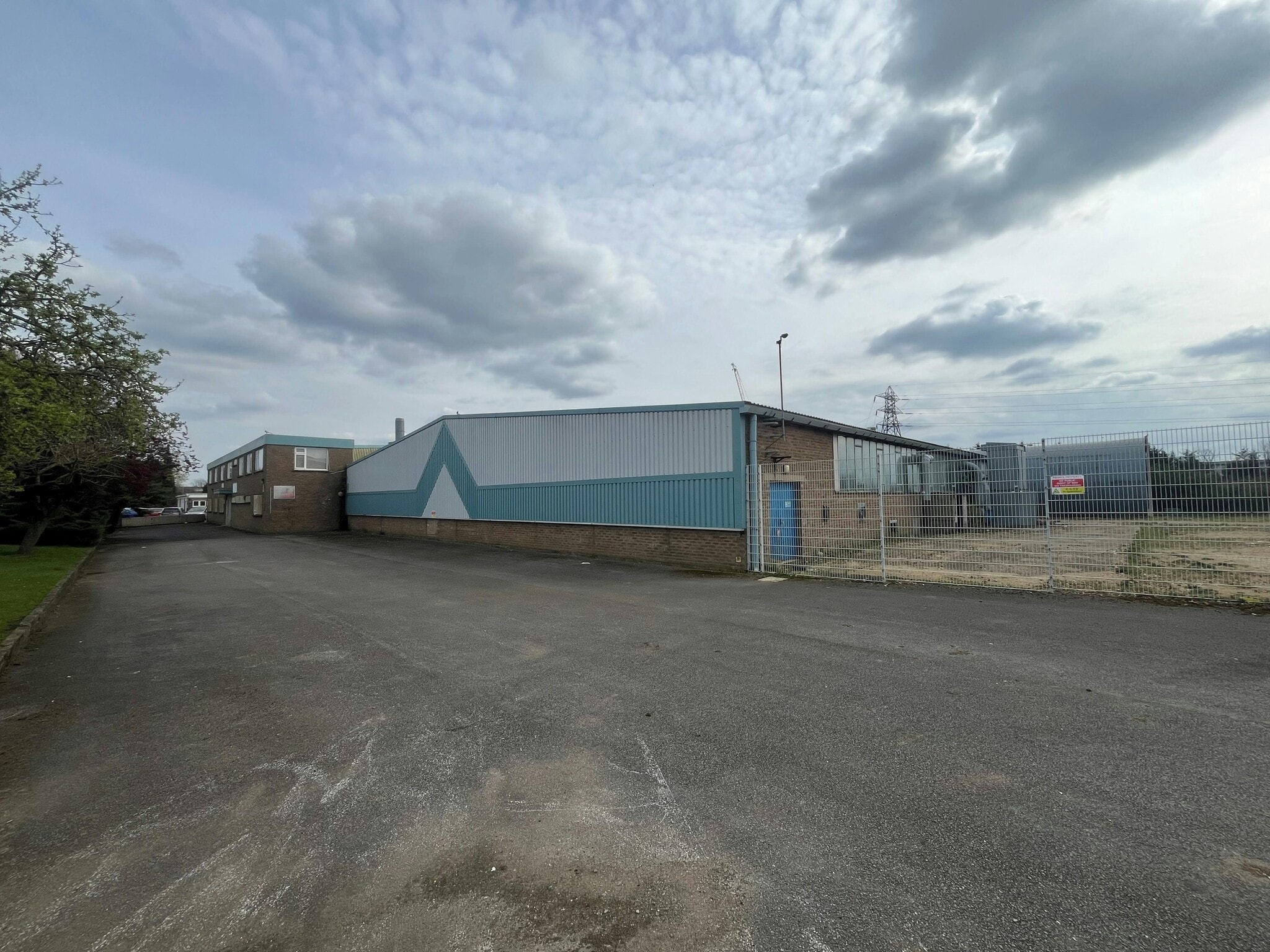 2 Redwongs Way, Huntingdon for lease Building Photo- Image 1 of 9
