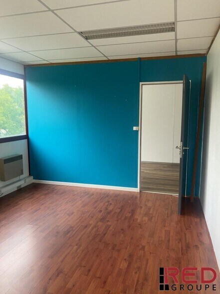 Meyreuil, Meyreuil for lease - Interior Photo - Image 1 of 5