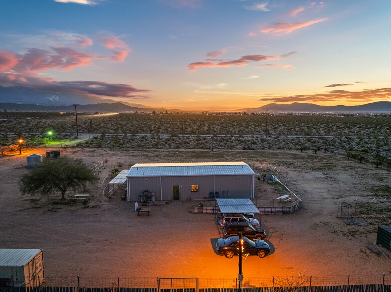 9025 Camp Rock Rd Lucerne Valley CA 9235 portefeuille de 2 propriétés à vendre sur LoopNet.ca - Photo du bâtiment - Image 3 de 38