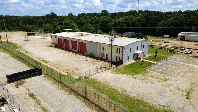 Plus de détails pour 2103 E SH 31, Kilgore, TX - Industriel à vendre