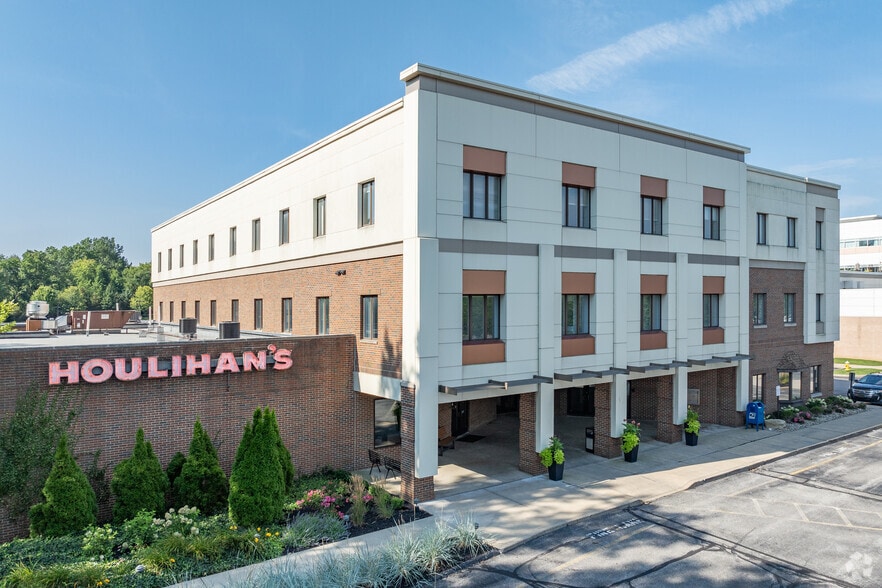 25651 Detroit Rd, Westlake, OH for lease - Building Photo - Image 2 of 7