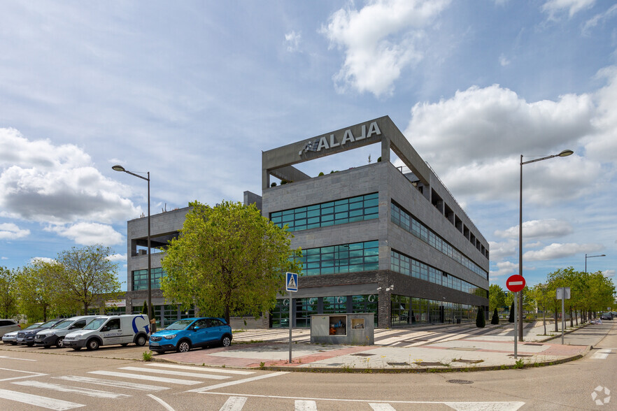 Avenida Leonardo Da Vinci, 8, Getafe, Madrid à louer - Photo principale - Image 1 de 4