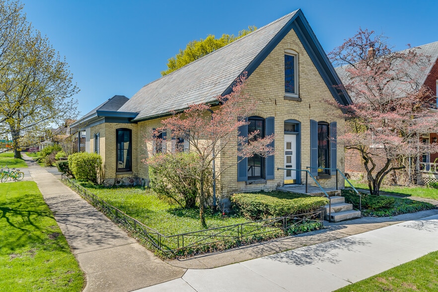 1032 E Wayne St, South Bend, IN à louer - Photo du bâtiment - Image 1 de 19
