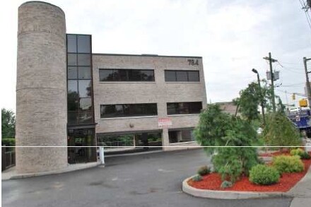784 Grand Ave, Ridgefield, NJ à louer - Photo du bâtiment - Image 2 de 13