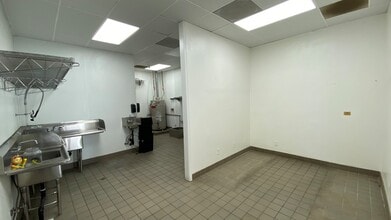 27613-27677 Bouquet Canyon Rd, Saugus, CA for lease Interior Photo- Image 2 of 2