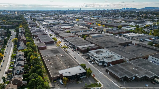 6950 Boul Couture, Montréal, QC à louer - Photo du bâtiment - Image 3 de 14