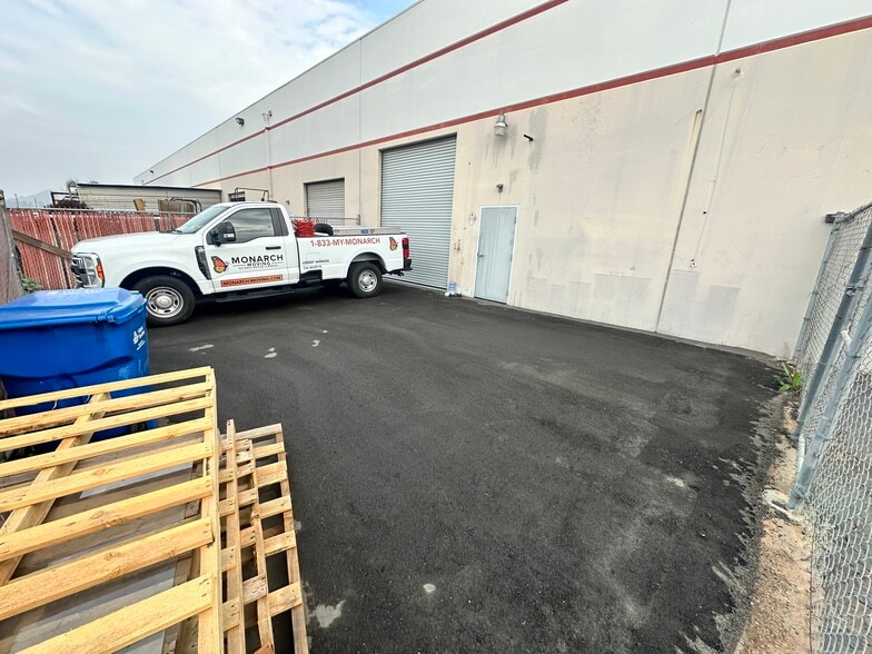 7101 Jurupa Ave, Riverside, CA for lease - Building Photo - Image 3 of 6