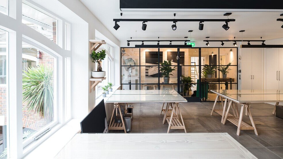 Bramber Rd, London for lease - Building Photo - Image 2 of 8