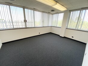 5901 N Cicero Ave, Chicago, IL for lease Interior Photo- Image 2 of 7