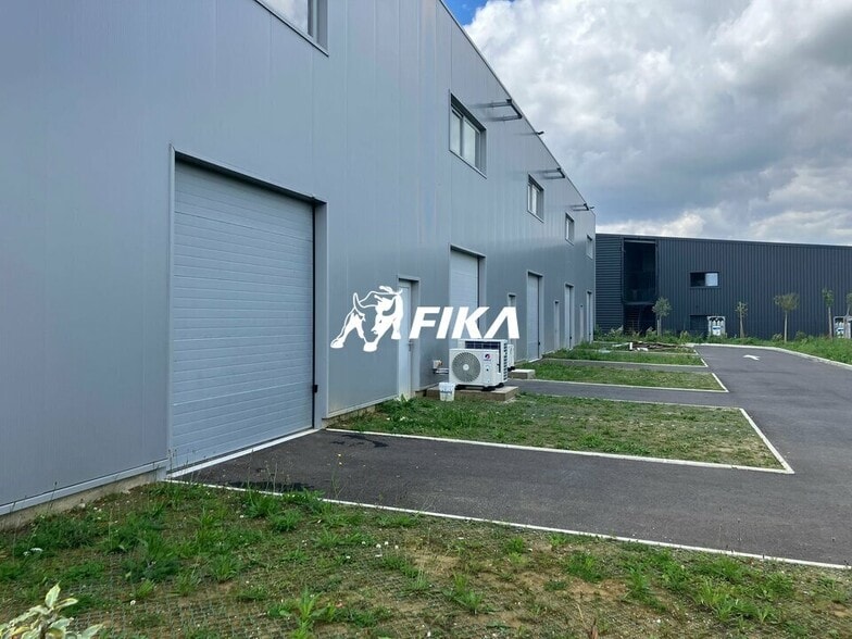 Flex in Castanet-Tolosan for sale - Building Photo - Image 2 of 6