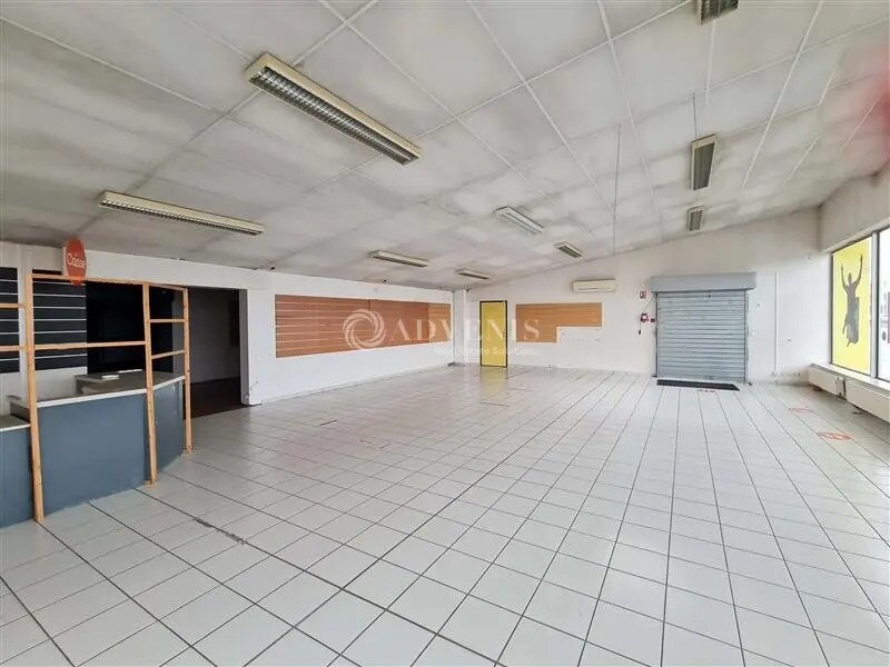 Flex in Saint-Brieuc for lease Interior Photo- Image 1 of 11