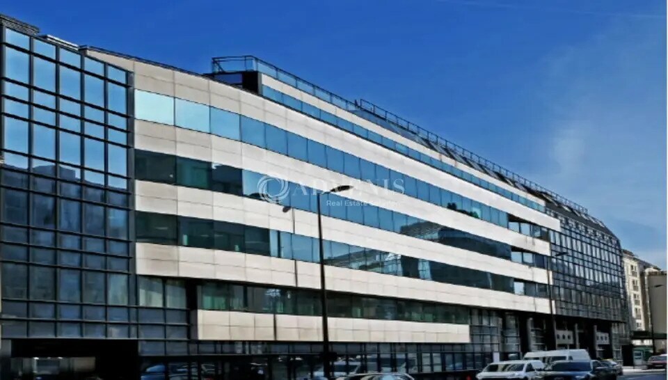 Office in Levallois-Perret for lease - Building Photo - Image 1 of 8