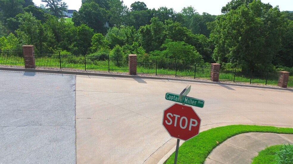 Captain Miller Boulevard, Pea Ridge, AR à vendre - Vidéo sur l’inscription commerciale - Image 2 de 24