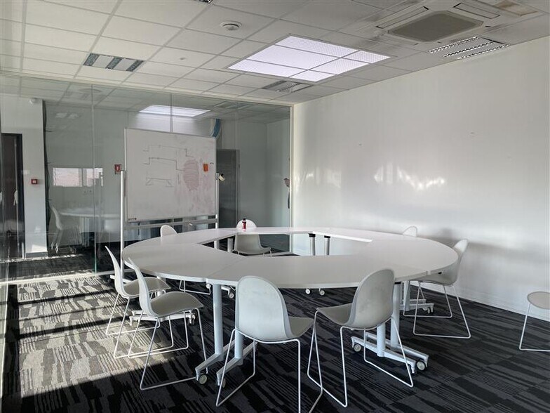 128 Bis Avenue Jean Jaurès, Ivry-sur-Seine for lease - Interior Photo - Image 3 of 12