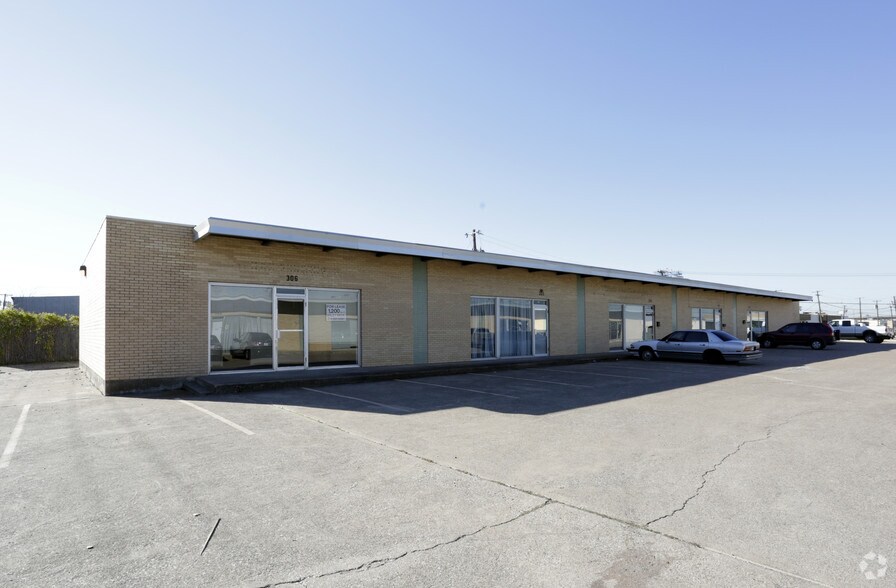 9978 Monroe Dr, Dallas, TX à louer - Photo du bâtiment - Image 2 de 2