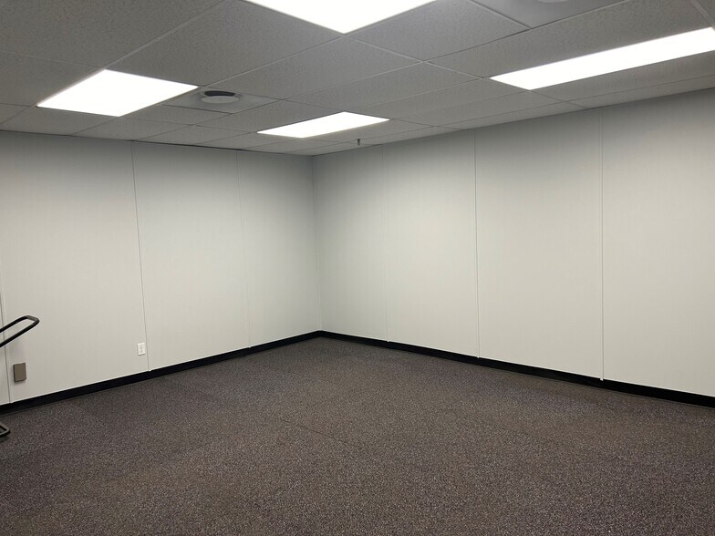 215 Williamson Ave, Opelika, AL à louer - Photo intérieure - Image 3 de 7