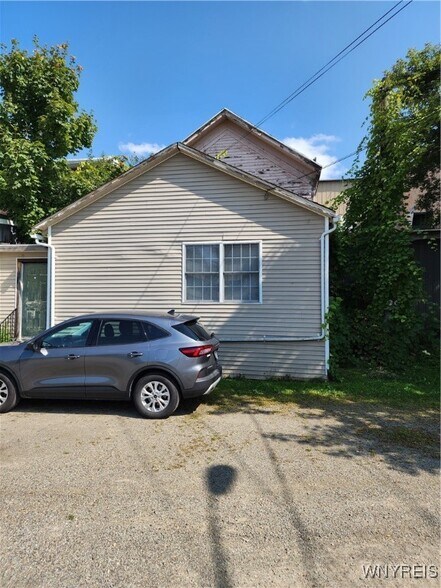 28 N Park Sq, Franklinville, NY à vendre - Photo du bâtiment - Image 2 de 16
