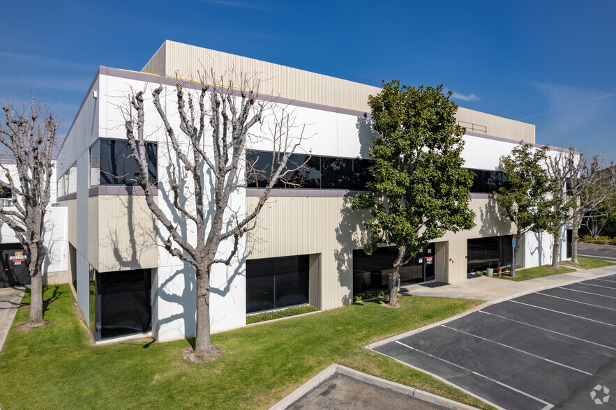 650 Cliffside Dr, San Dimas, CA for lease - Primary Photo - Image 1 of 5