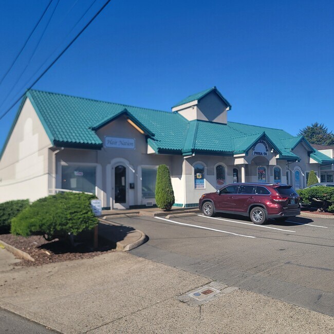 Plus de détails pour 130 NW 19th St, Newport, OR - Commerce de détail à vendre