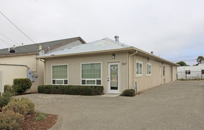 More details for 557 Charles Ave, Seaside, CA - Retail for Lease