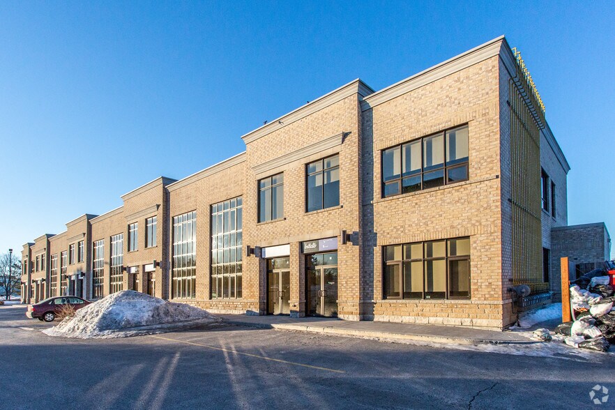 130 Terence Matthews Cres, Ottawa, ON à louer - Photo du bâtiment - Image 2 de 23