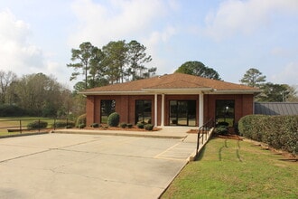 5000 W 4th St, Hattiesburg, MS for lease Interior Photo- Image 2 of 18