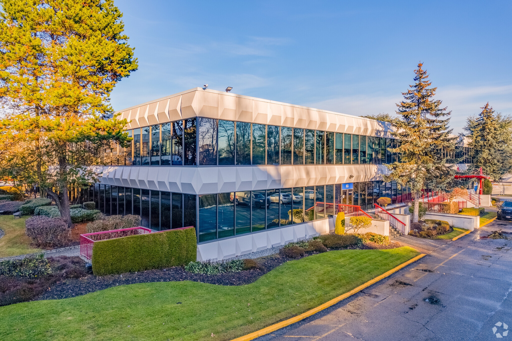 4299 Canada Way, Burnaby, BC for lease Building Photo- Image 1 of 15
