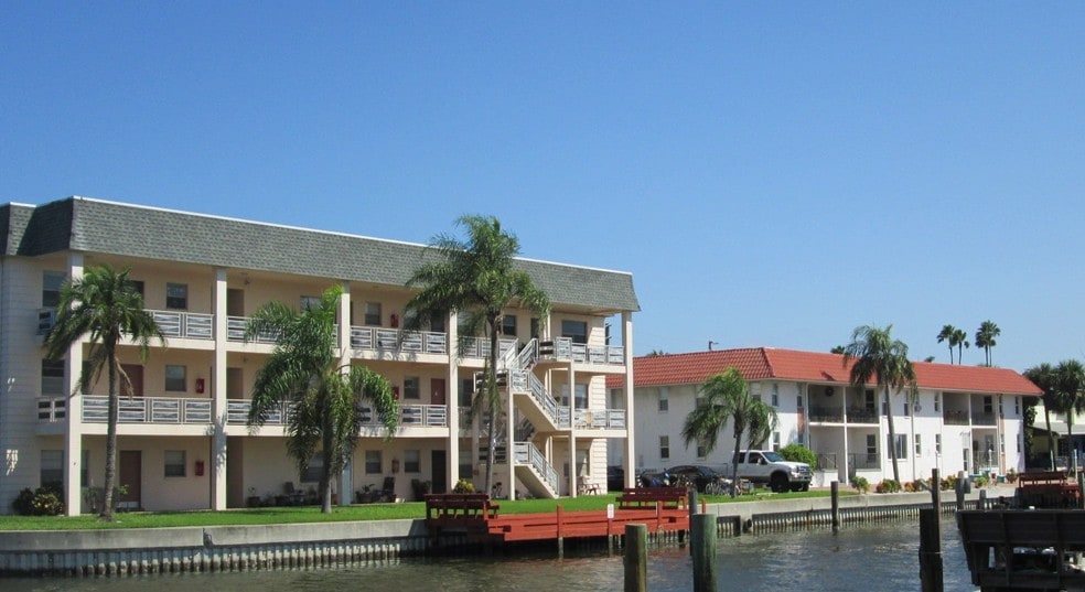 205 116th Ave, Treasure Island, FL for sale - Building Photo - Image 3 of 14
