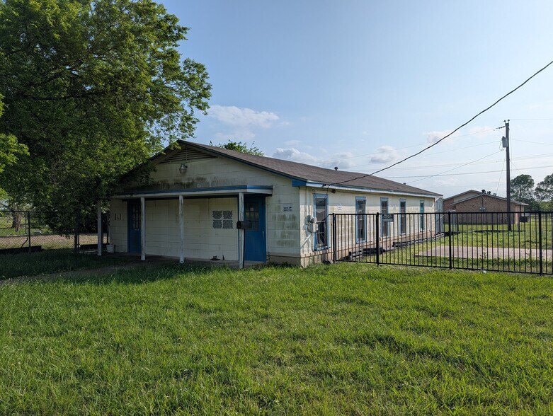 401 Main st, Mart, TX à vendre - Photo du bâtiment - Image 3 de 6